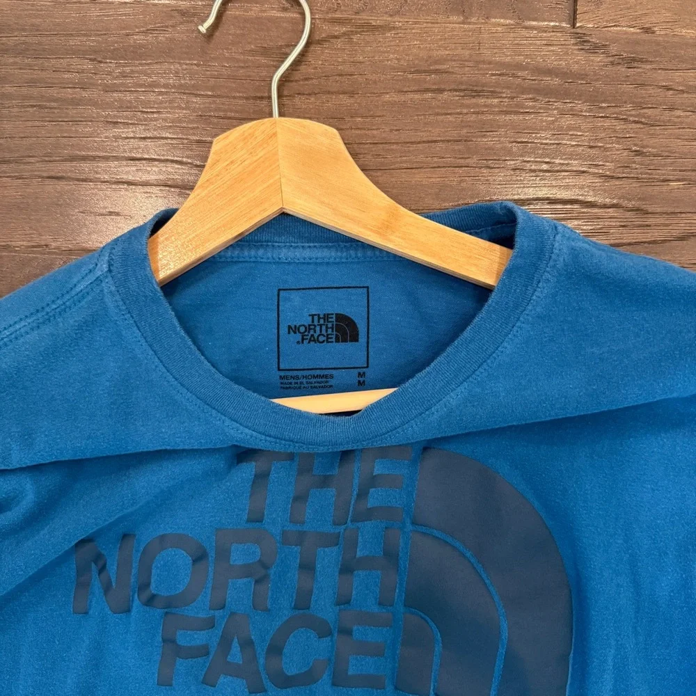 The North Face Men’s Blue Long Sleeve Logo Tee – Size M